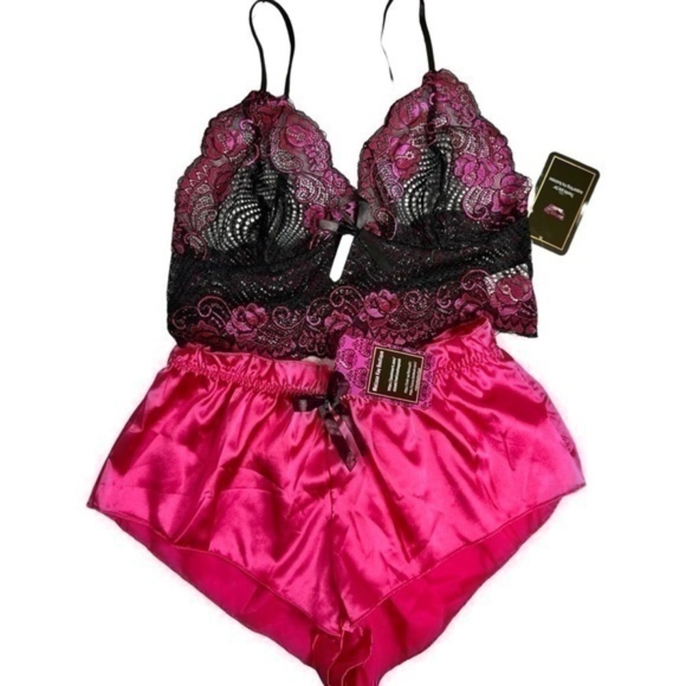 Floral lace Bralette in medium nwt